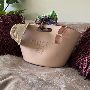 Gucci rubber bucket bag